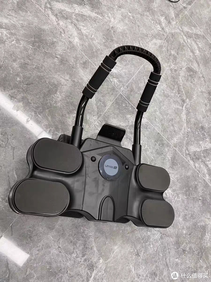 云开·全站apply体育官方平台 佑美四轮健腹轮：家用健身器材新宠